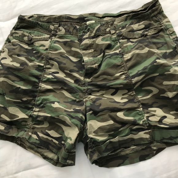 Faded Glory Pants - Camouflage shorts